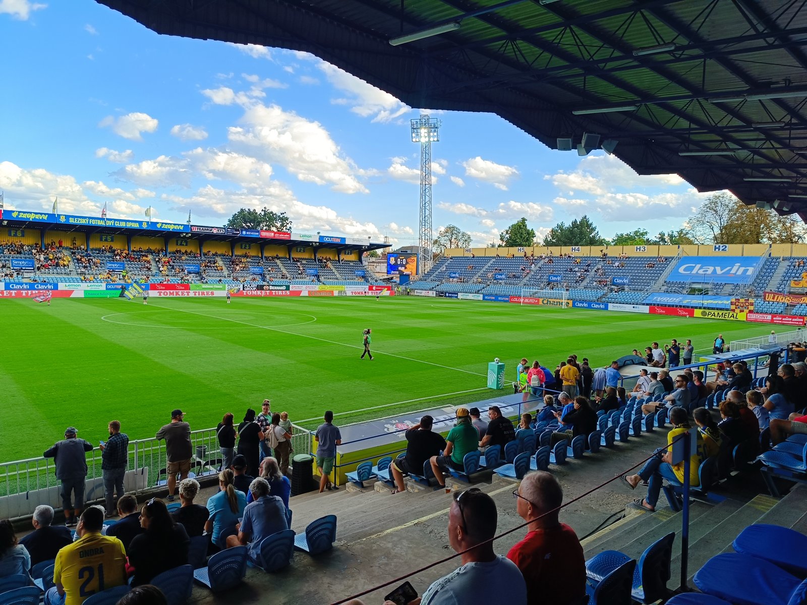 Simply Arena Opava před zápasem s Duklou, pohled z VIP sektoru